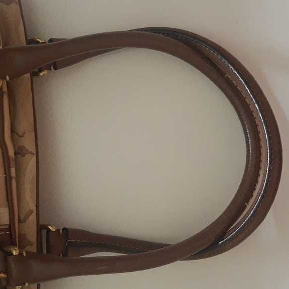 Coach Hamptons Signature Purse - Picture 7 of 12